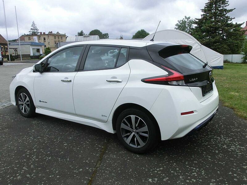 Nissan Leaf 40kWh MY19 Klima Navi Wärmepumpe SHZ Android Apple