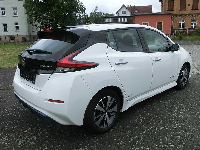 Nissan Leaf 40kWh MY19 Klima Navi Wärmepumpe SHZ Android Apple